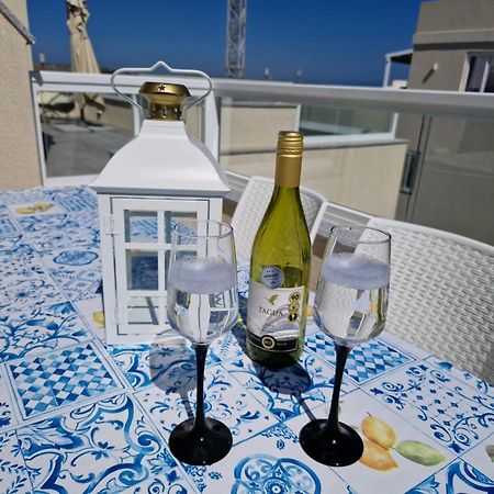 Sea View New Penthouse Terrace & Garage Parking Apartman San Pawl il-Baħar Kültér fotó