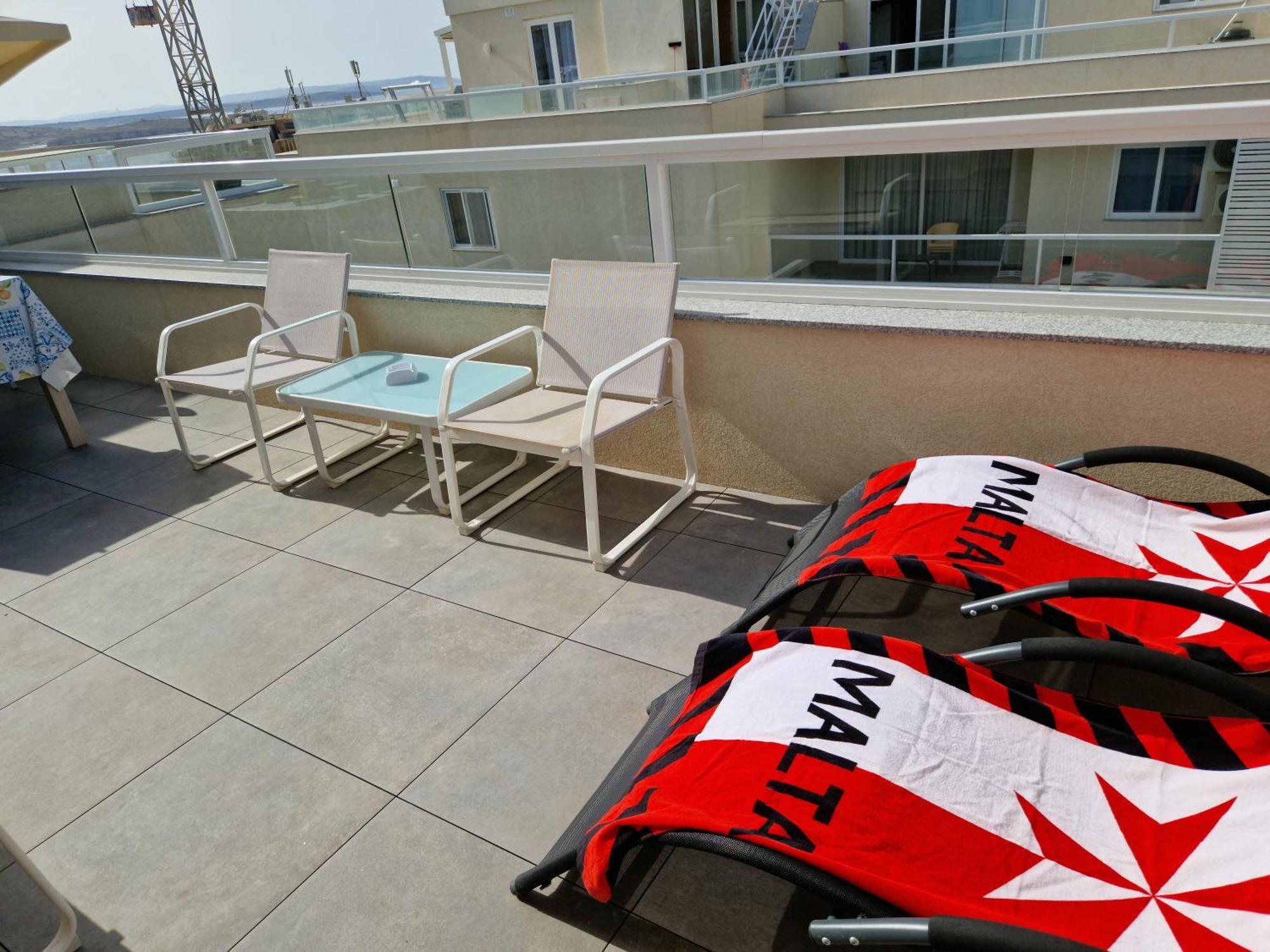 Sea View New Penthouse Terrace & Garage Parking Apartman San Pawl il-Baħar Kültér fotó