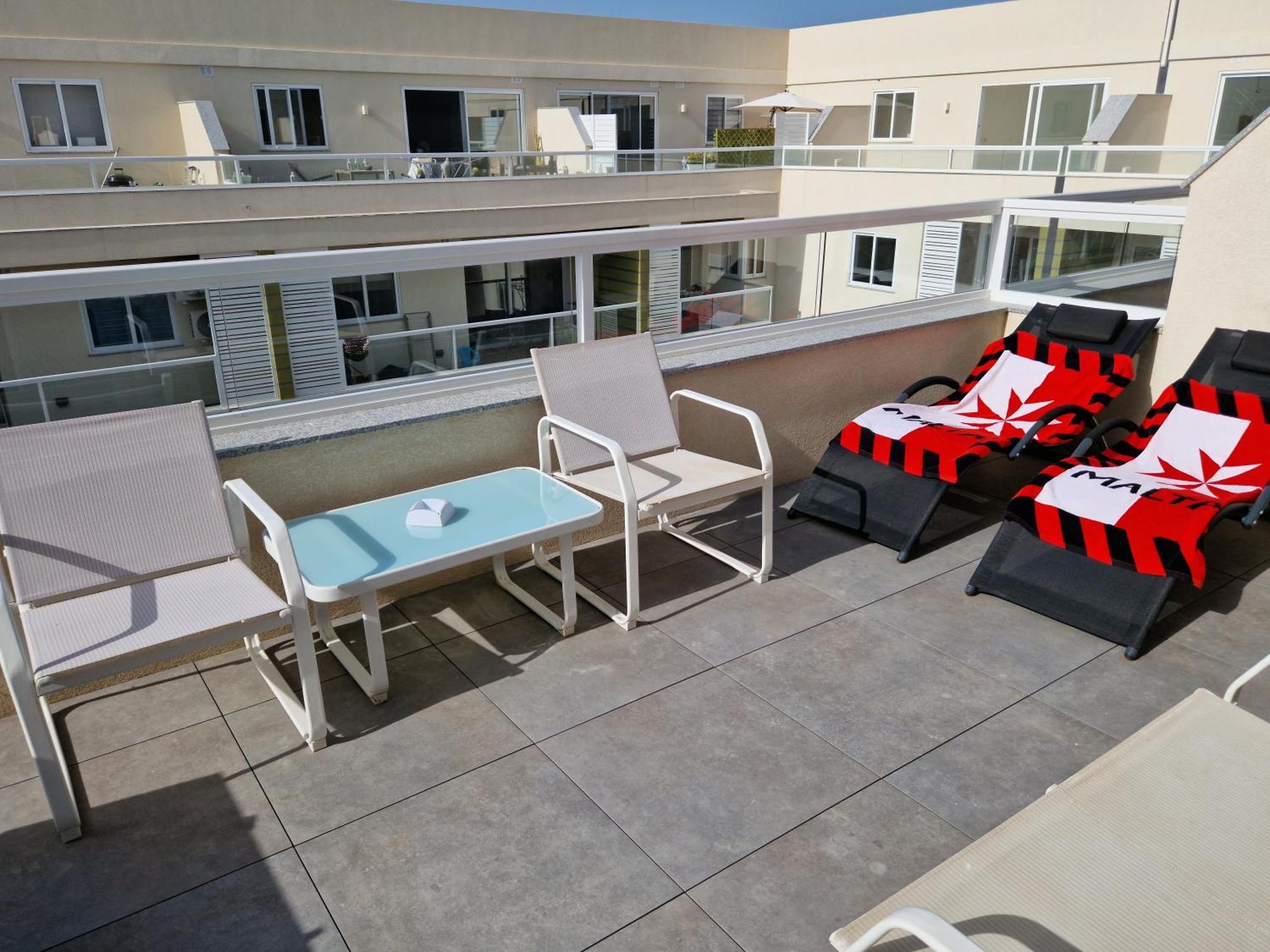 Sea View New Penthouse Terrace & Garage Parking Apartman San Pawl il-Baħar Kültér fotó