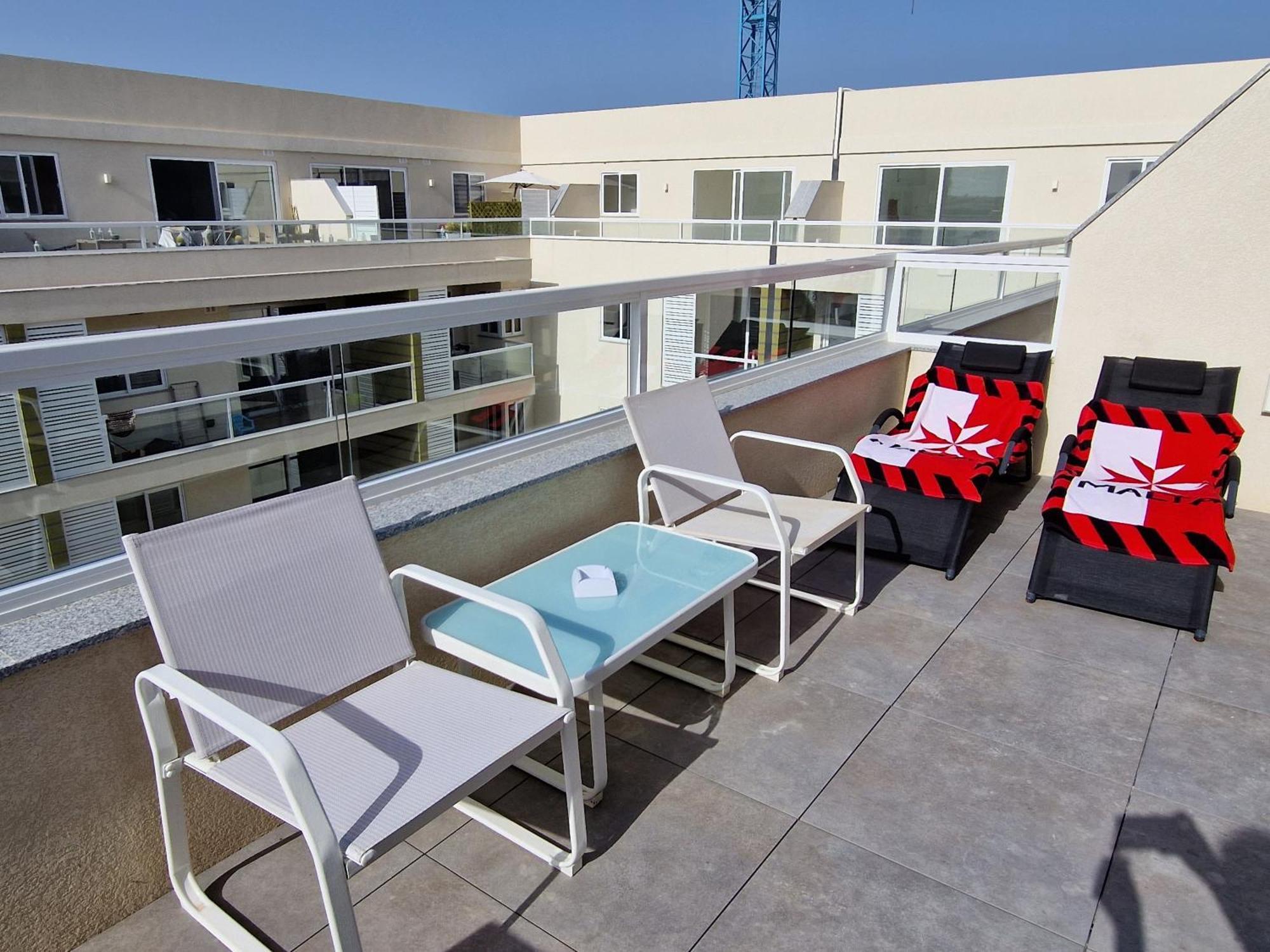 Sea View New Penthouse Terrace & Garage Parking Apartman San Pawl il-Baħar Kültér fotó